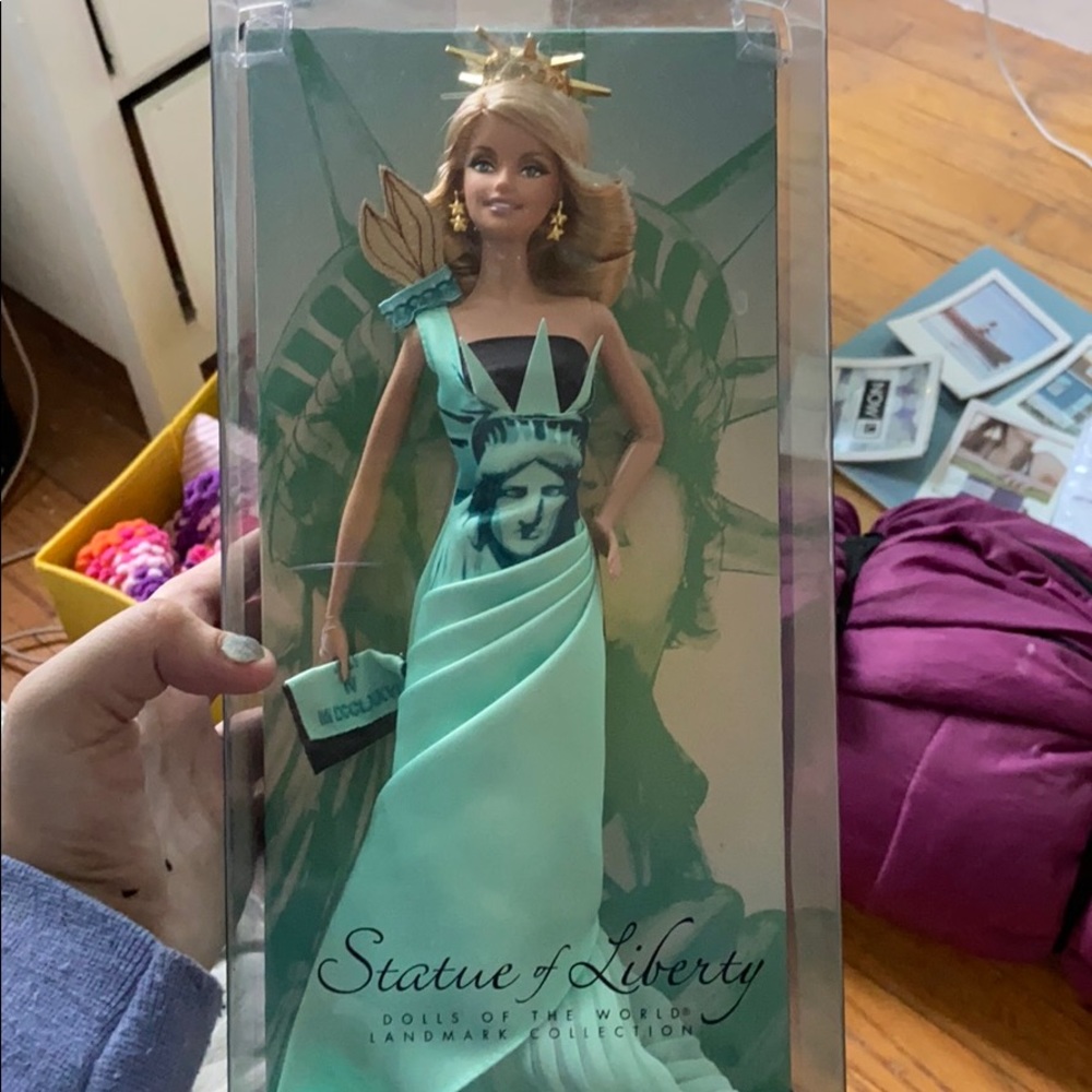 Collector Barbie - Statue of Liberty